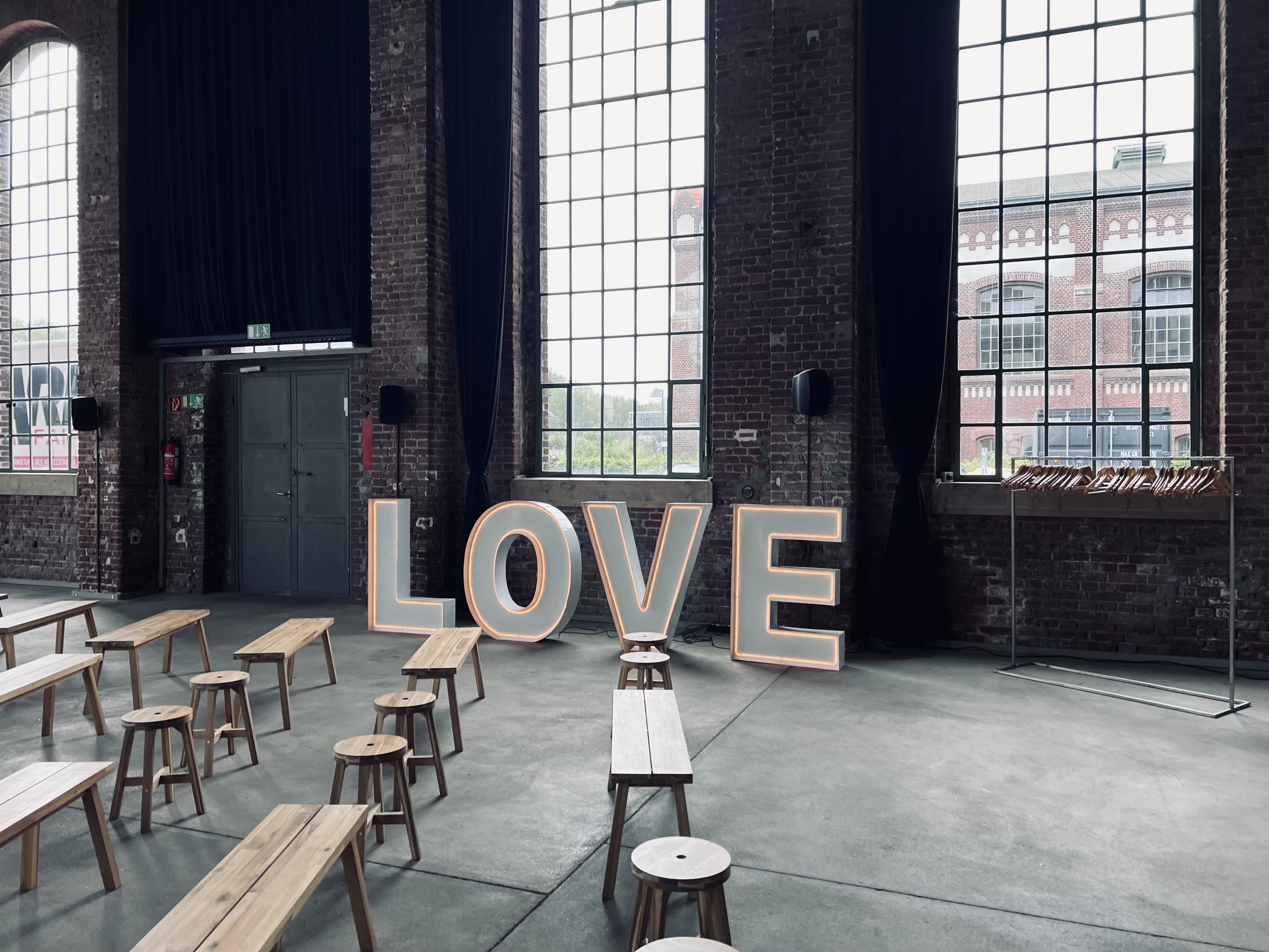 XXL-Love Buchstaben Neon Ansicht 6