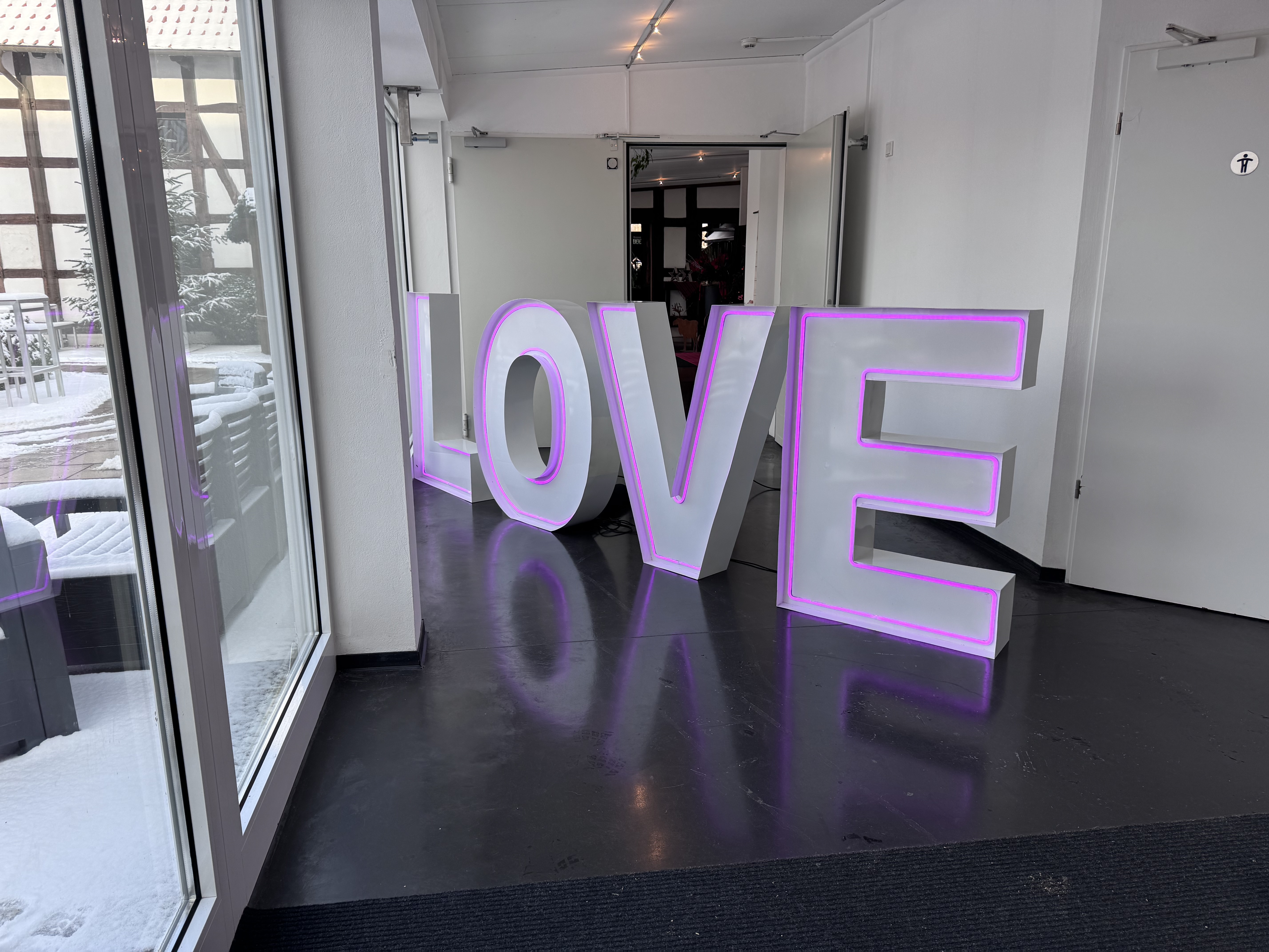 XXL-Love Buchstaben Neon Ansicht 3